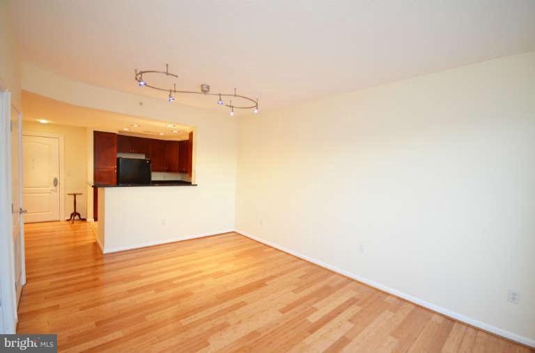1111 11th Street Northwest, Unit 902 Washington, DC 20001 - Photo 4 of 20 Living Room