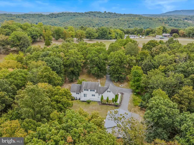 $675,000 | 3659 Fairview Drive, Berkeley Springs, WV 25411