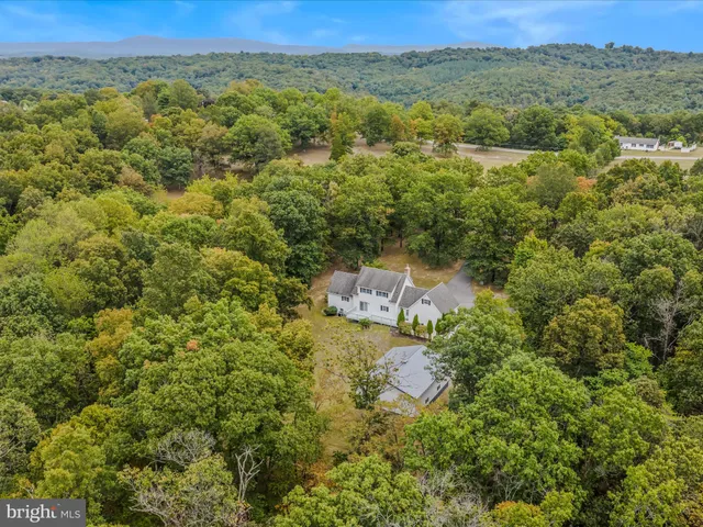 $675,000 | 3659 Fairview Drive, Berkeley Springs, WV 25411