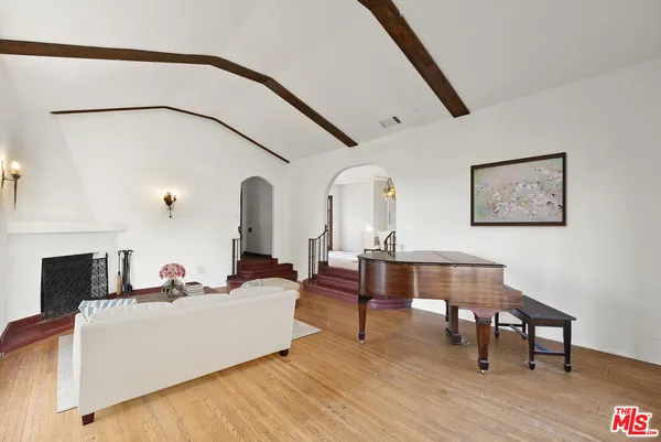 $6,500 | 2901 Angus Street, Los Angeles, CA 90039
