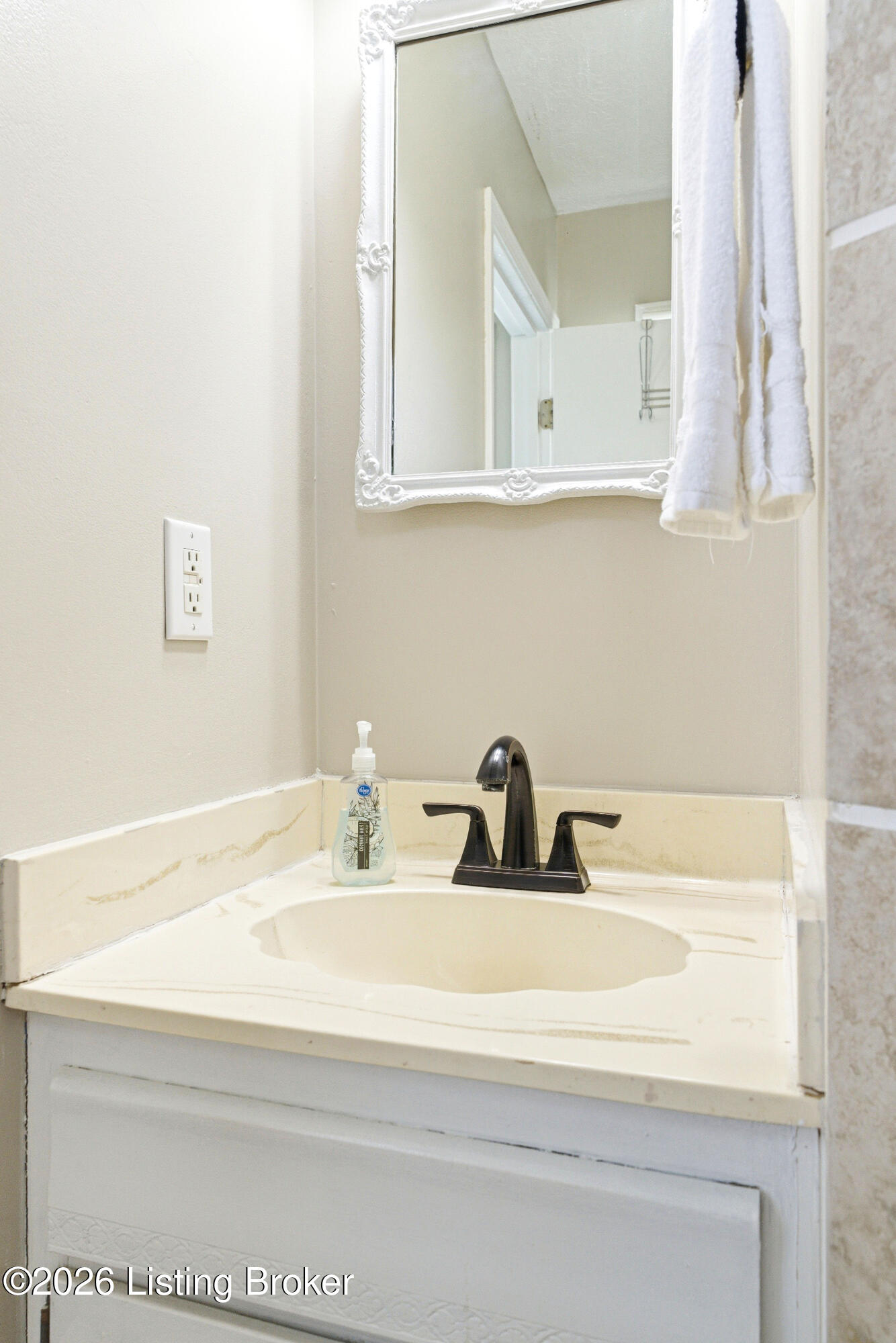 2010 Beech Grv Road Shepherdsville, KY 40165 - Photo 15 of 82 DSC07524