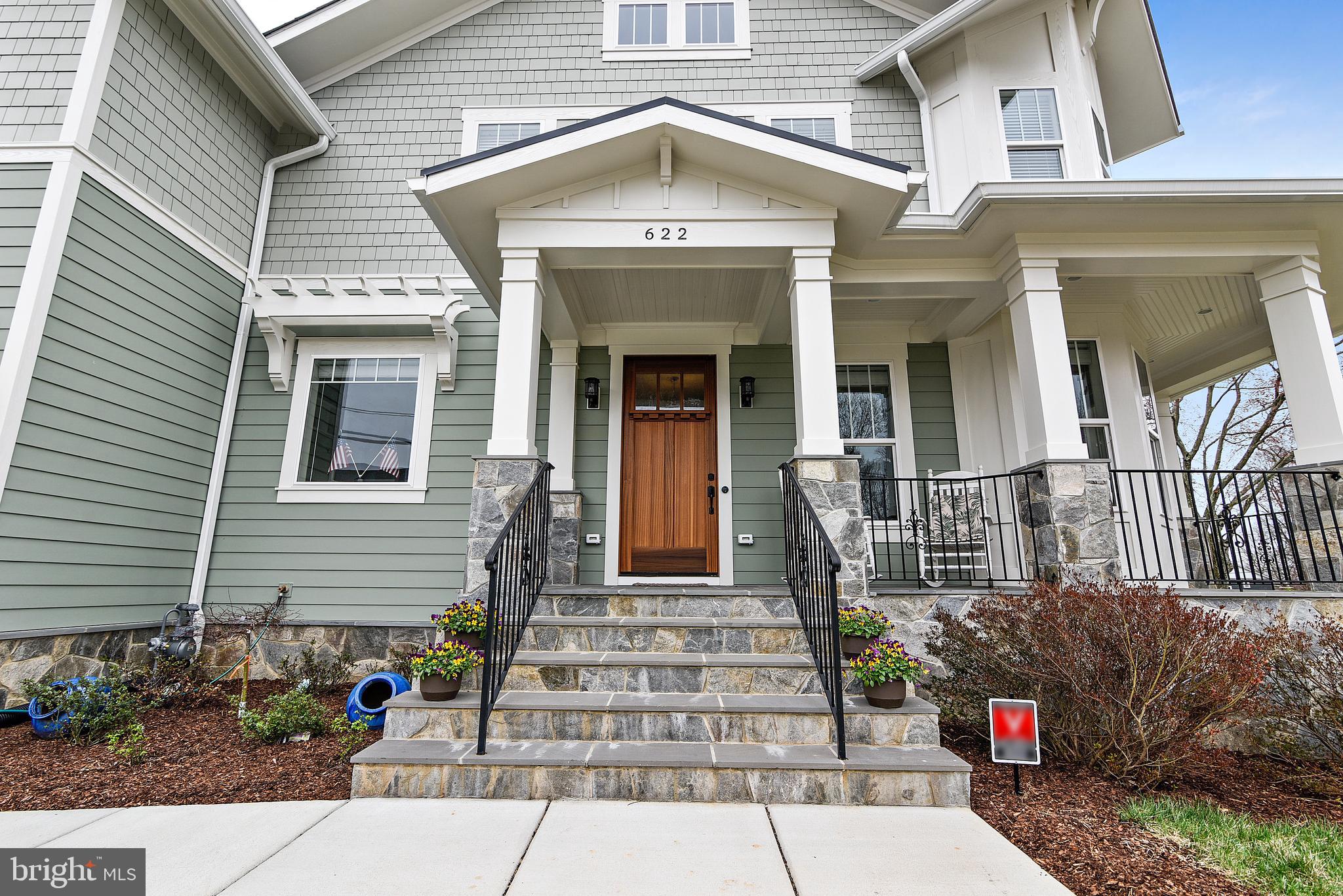 622 Tapawingo Road Southwest Vienna, VA 22180 - Photo 3 of 60 Gallery Image 3
