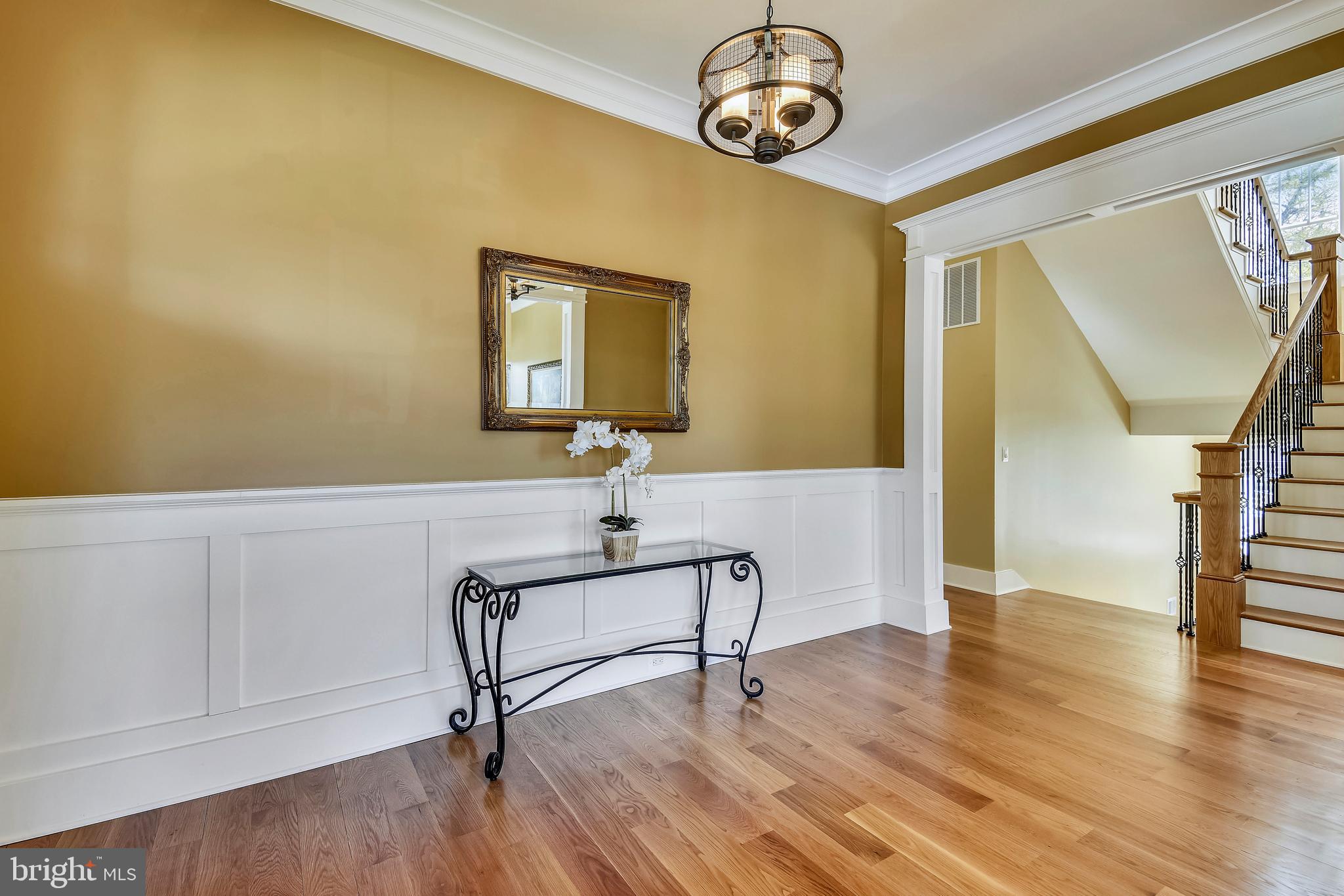622 Tapawingo Road Southwest Vienna, VA 22180 - Photo 7 of 60 Gallery Image 7