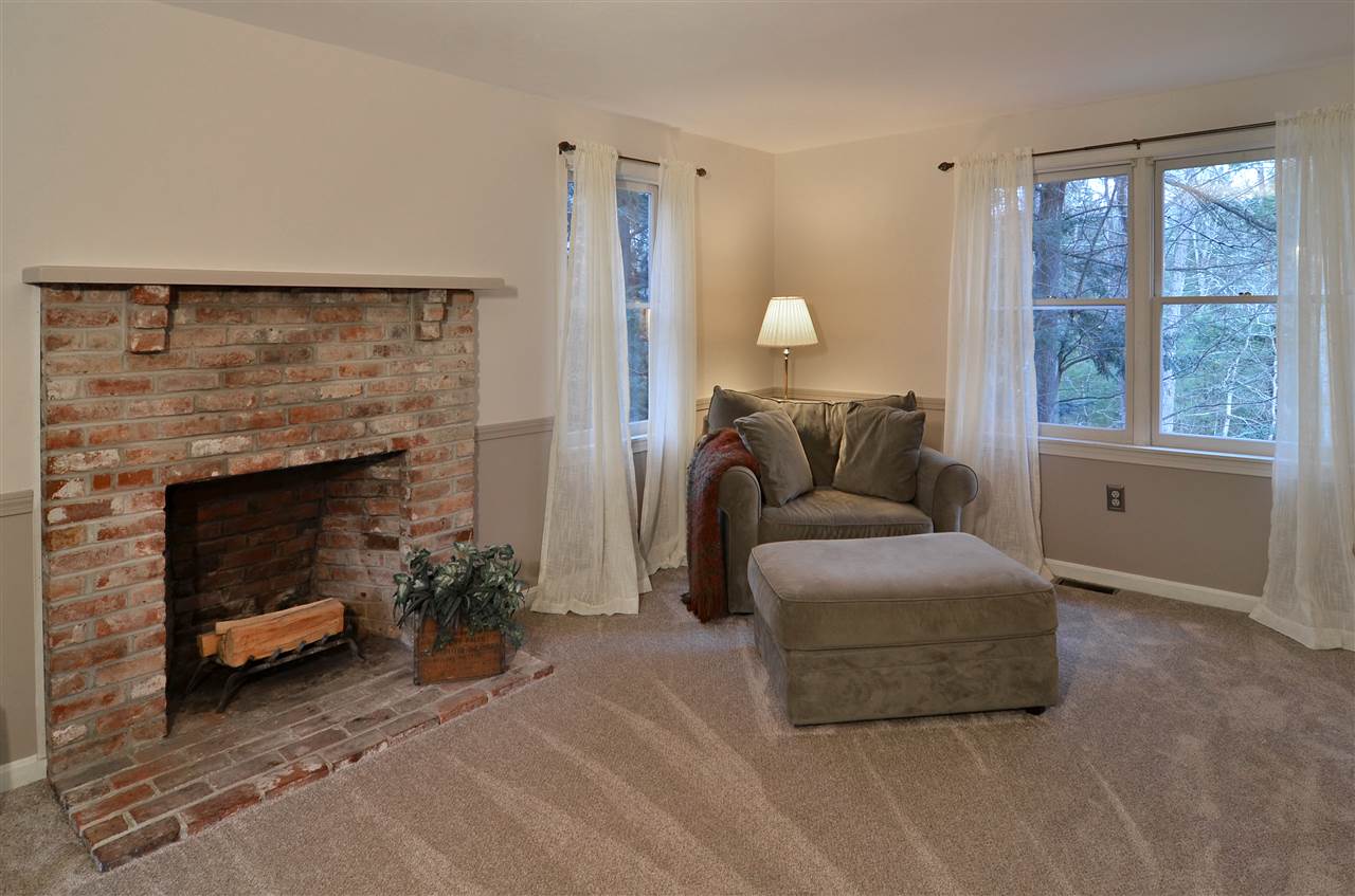 40 Stowell Road Bedford, NH 03110 - Photo 3 of 25