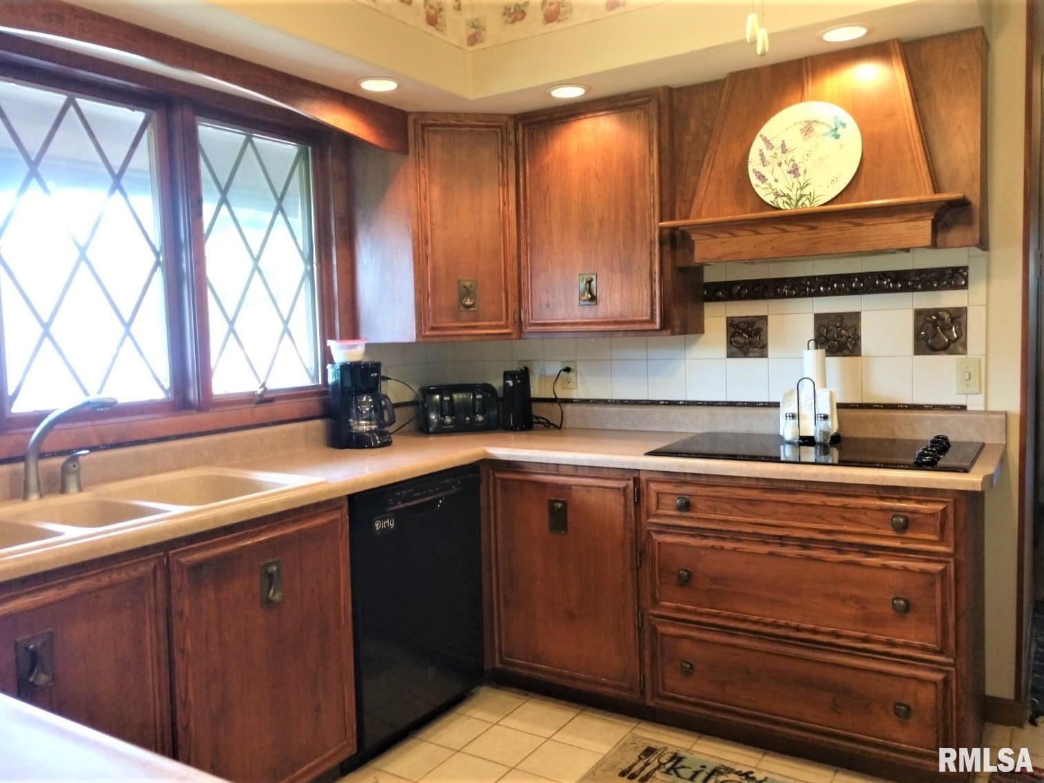 11684 Country Club Road West Frankfort, IL 62896 - Photo 12 of 36 Gallery Image 12