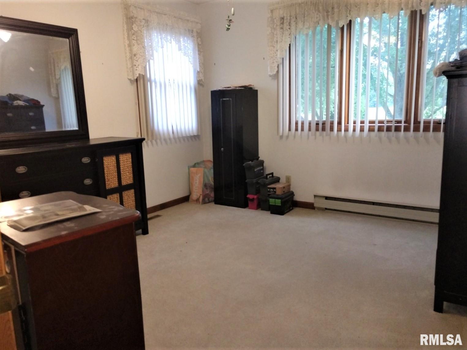 11684 Country Club Road West Frankfort, IL 62896 - Photo 17 of 36 Gallery Image 17