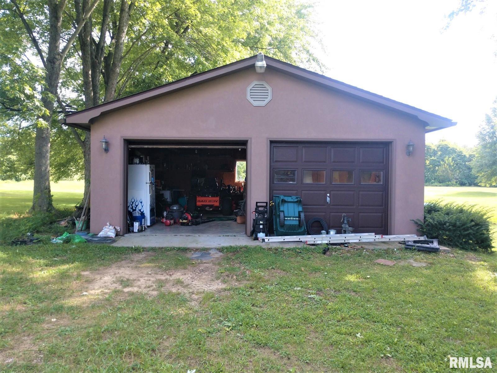 11684 Country Club Road West Frankfort, IL 62896 - Photo 27 of 36 Gallery Image 27