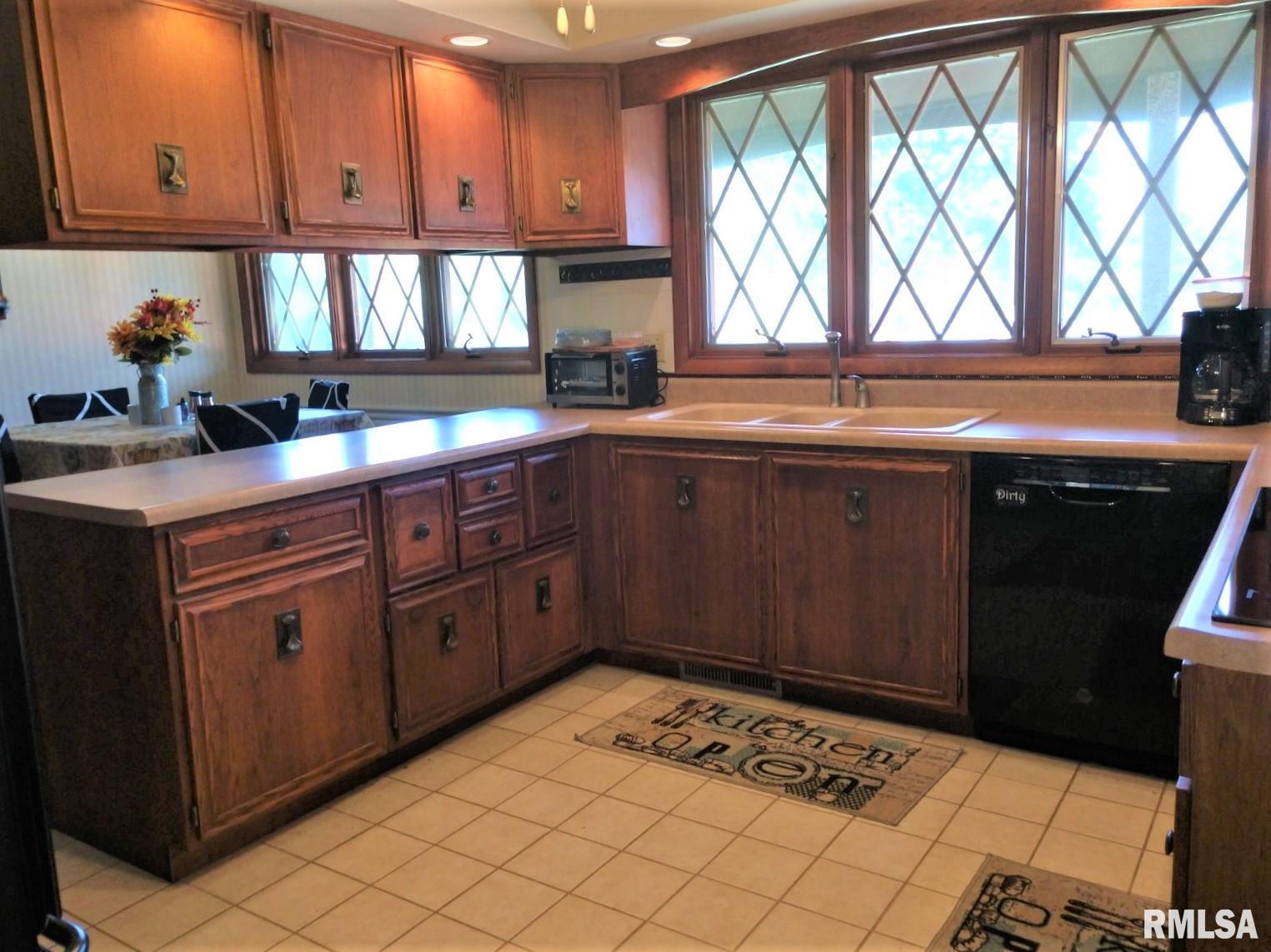 11684 Country Club Road West Frankfort, IL 62896 - Photo 10 of 36 Gallery Image 10