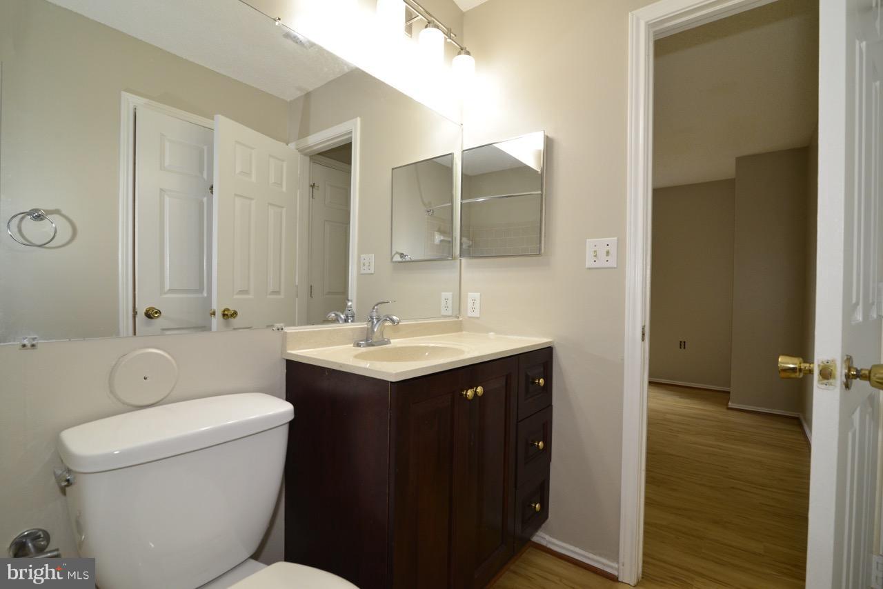20950 Timber Ridge Terrace, Unit 103 Ashburn, VA 20147 - Photo 23 of 30 Bath