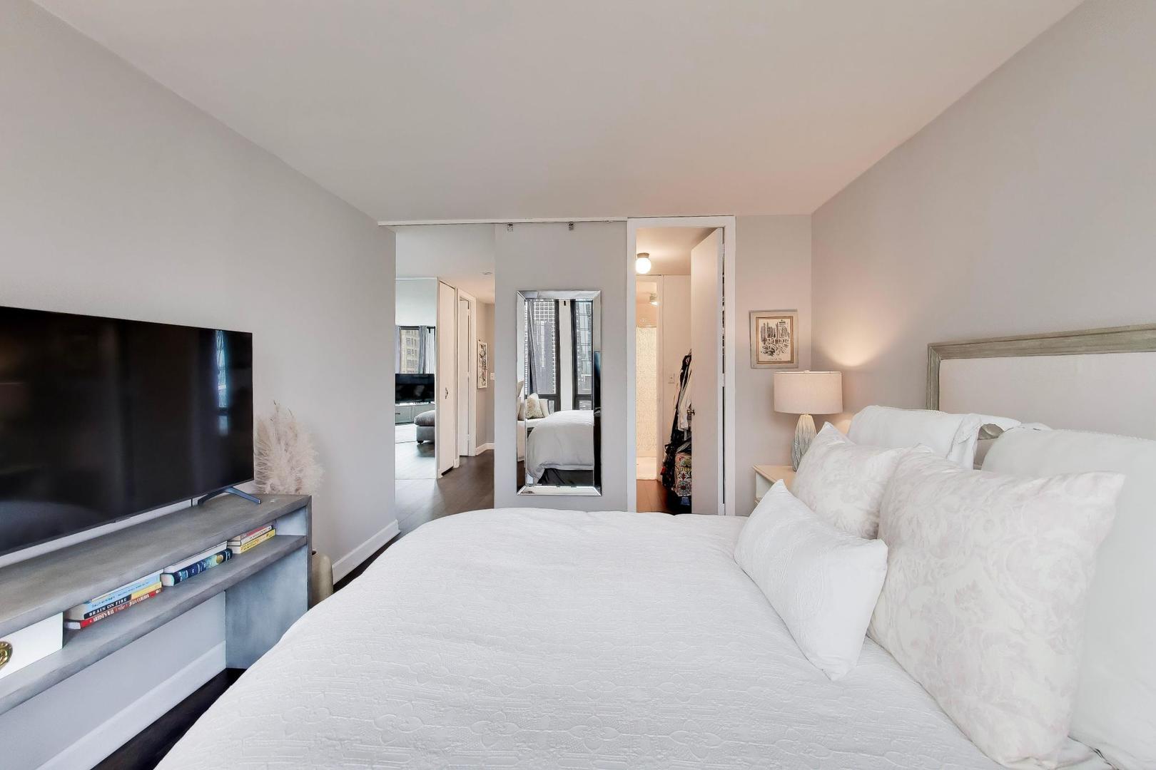 1 East Scott Street, Unit 1609 Chicago, IL 60610 - Photo 11 of 31