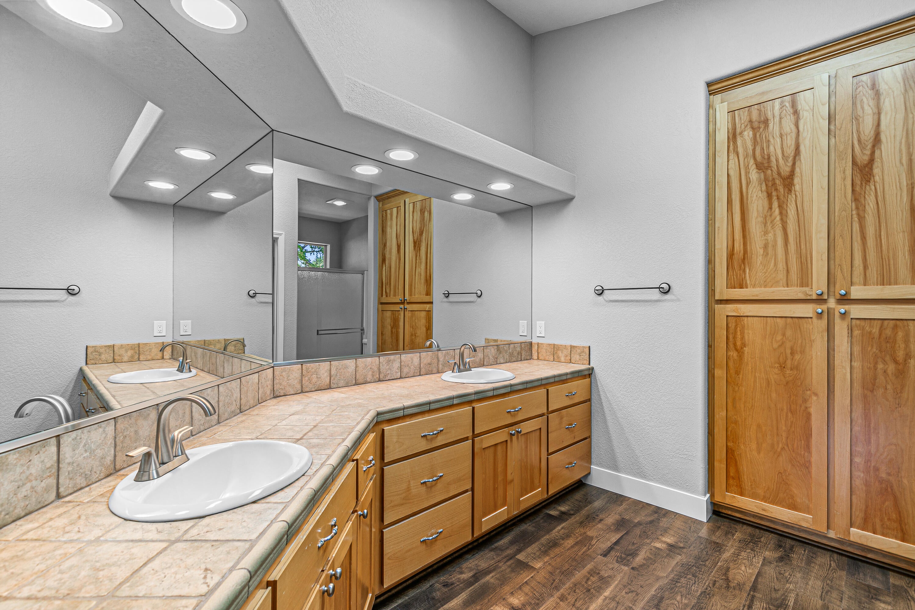 1508 Summit Ridge Circle Medford, OR 97504 - Photo 18 of 31 9R9A3710