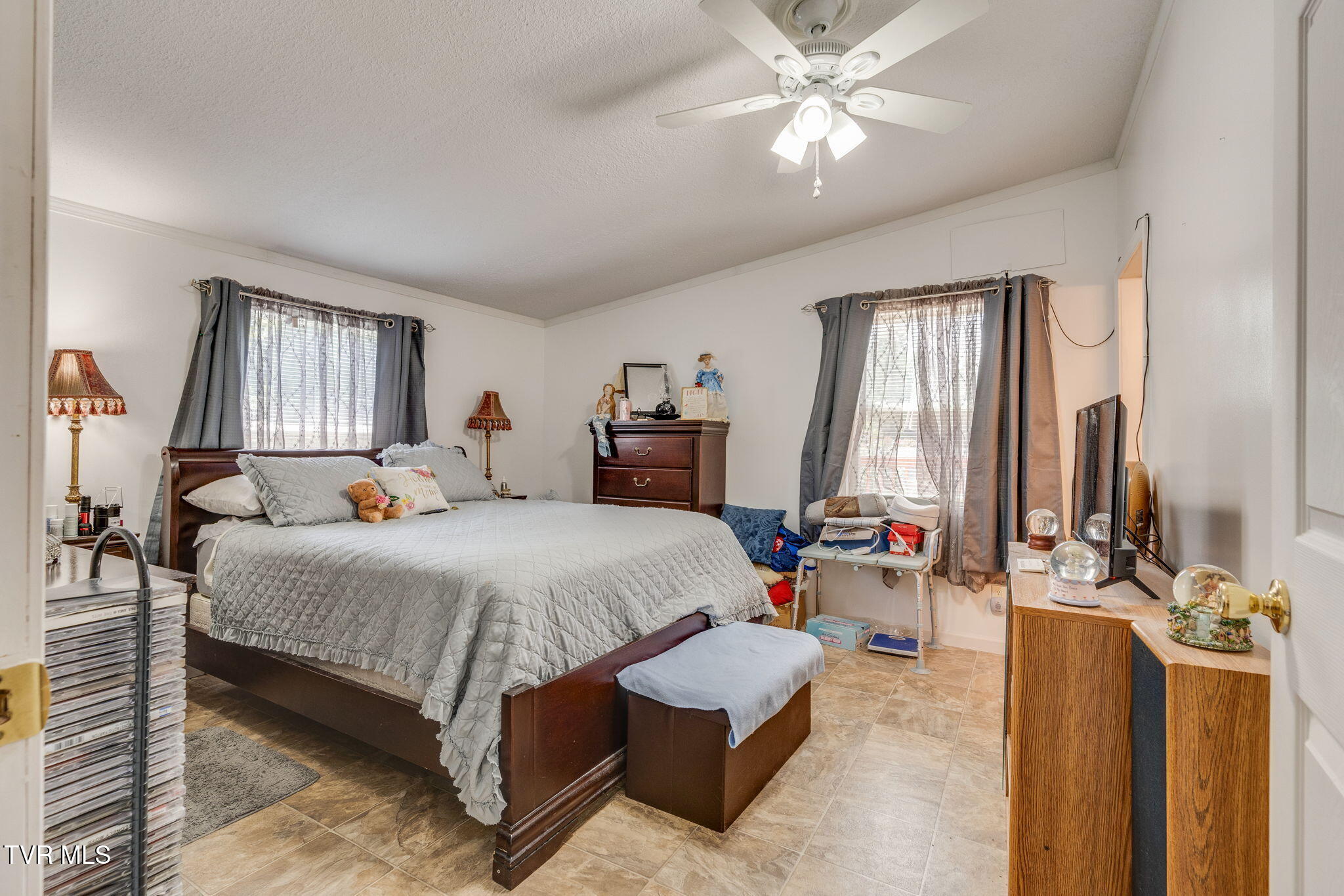 2529 Overlook Road Kingsport, TN 37664 - Photo 12 of 25 012