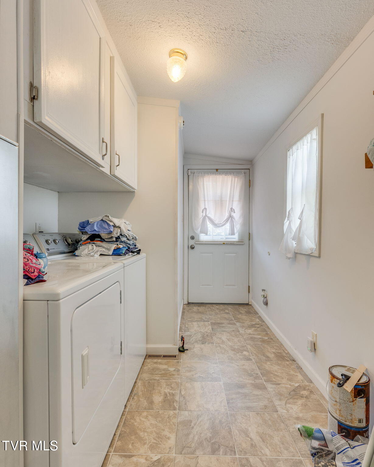 2529 Overlook Road Kingsport, TN 37664 - Photo 20 of 25 020