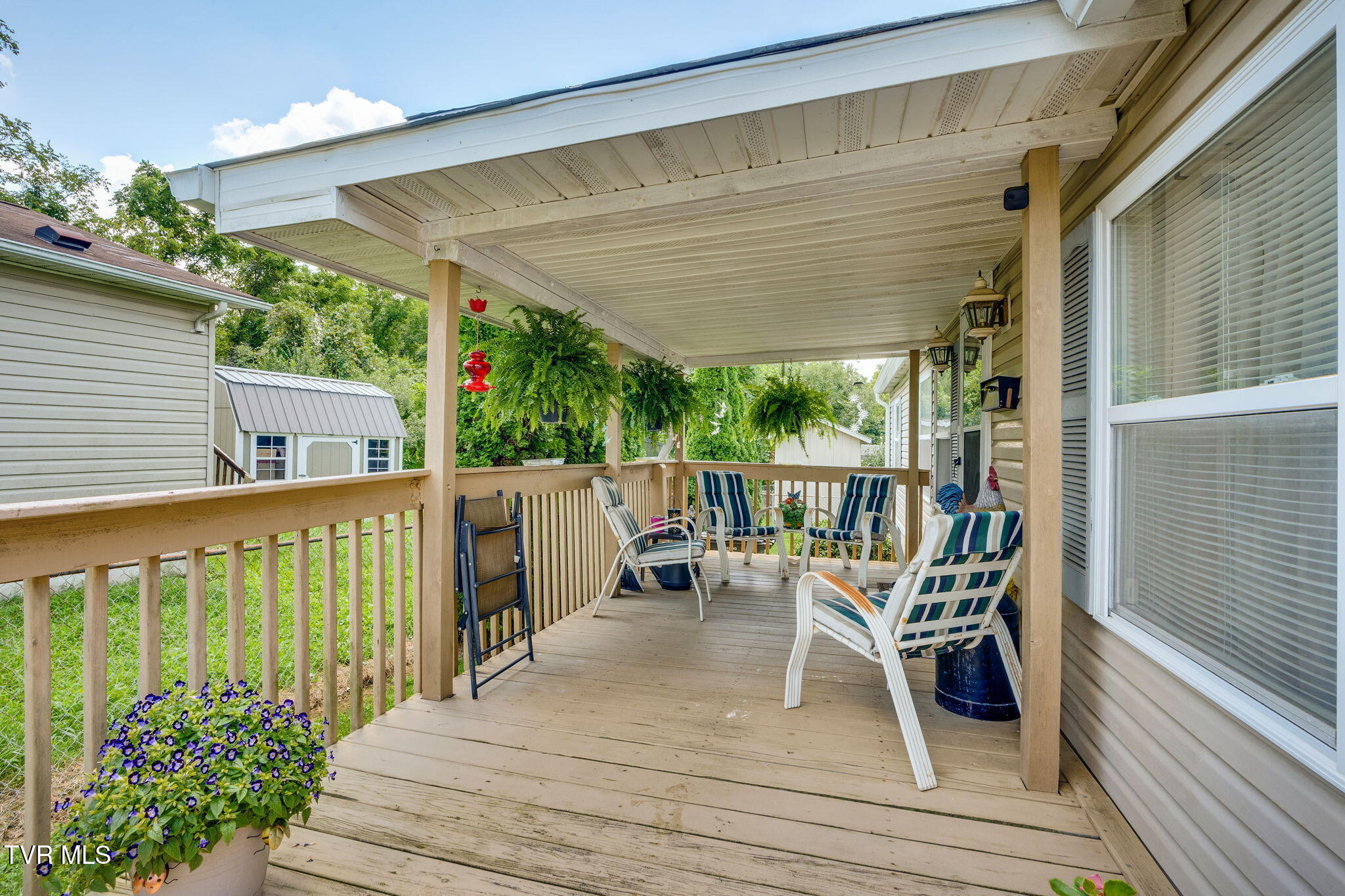 2529 Overlook Road Kingsport, TN 37664 - Photo 4 of 25 004