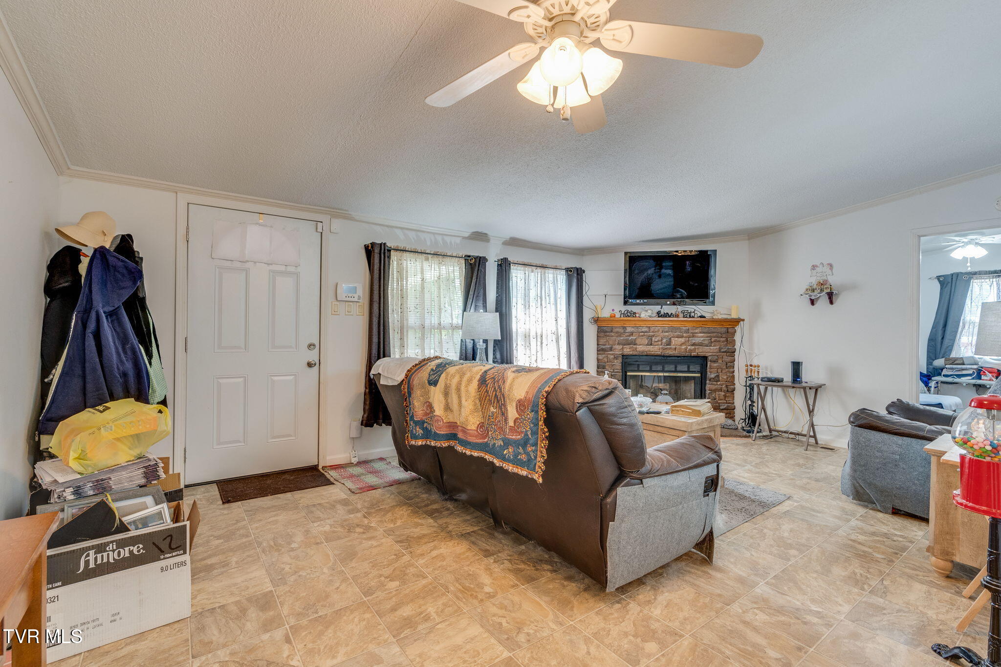 2529 Overlook Road Kingsport, TN 37664 - Photo 6 of 25 006