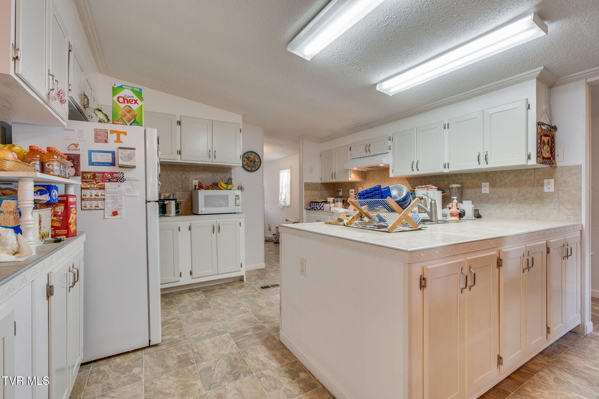 2529 Overlook Road Kingsport, TN 37664 - Photo 9 of 25 009
