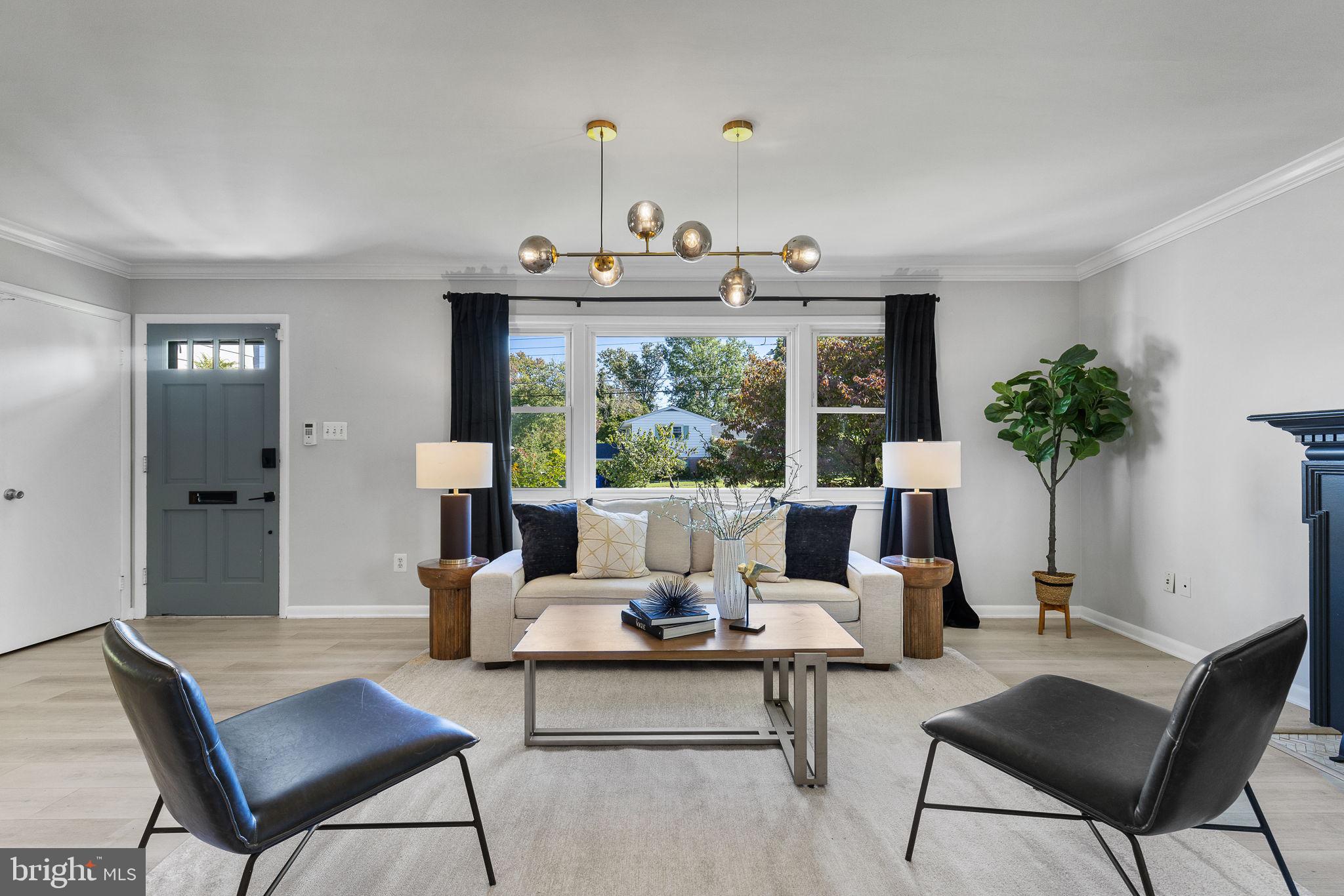 1702 Warner Avenue McLean, VA 22101 - Photo 14 of 48 Open living and dining w fab fixtures & fireplace