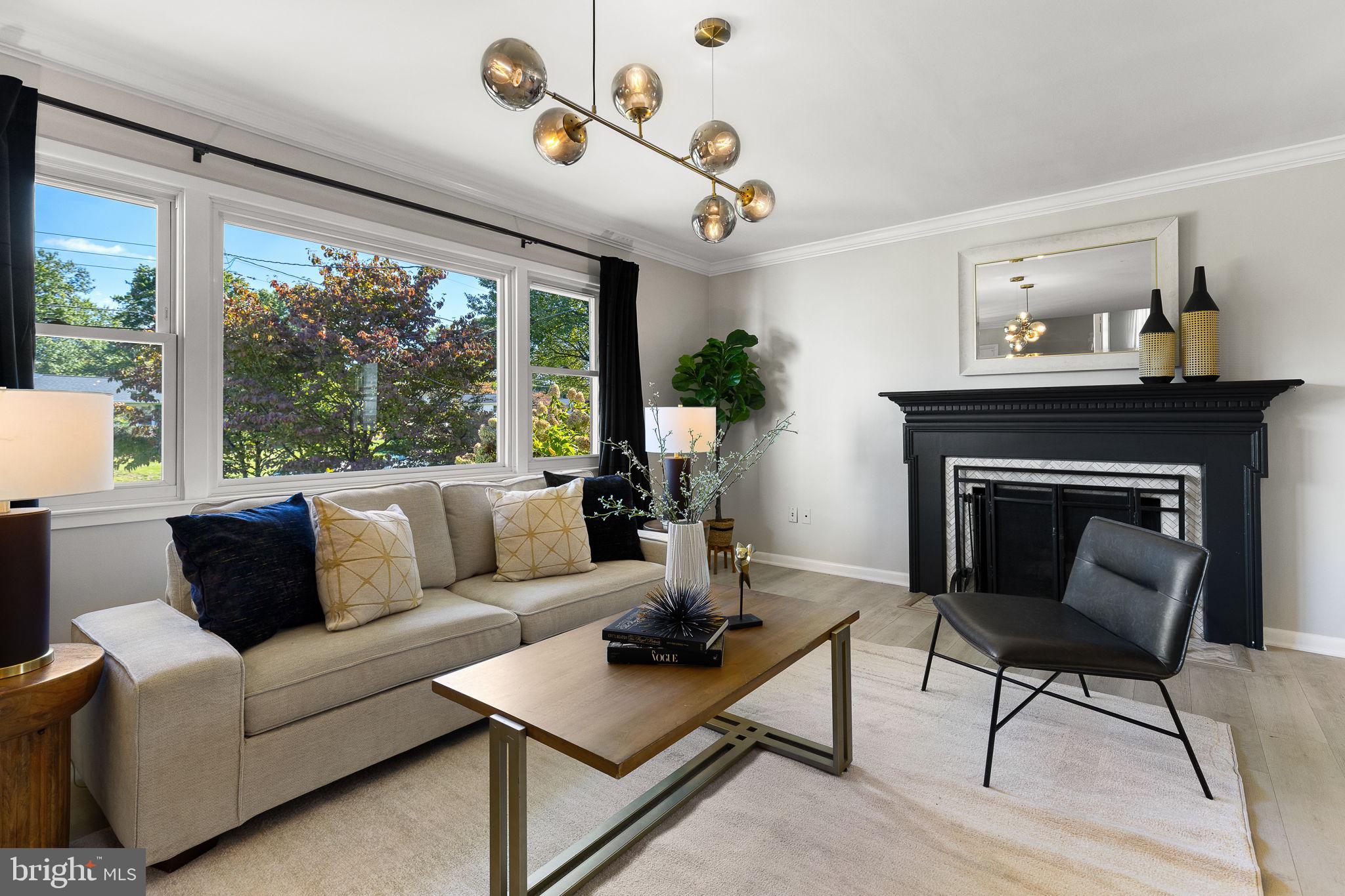 1702 Warner Avenue McLean, VA 22101 - Photo 2 of 48 Open living and dining w fab fixtures & fireplace