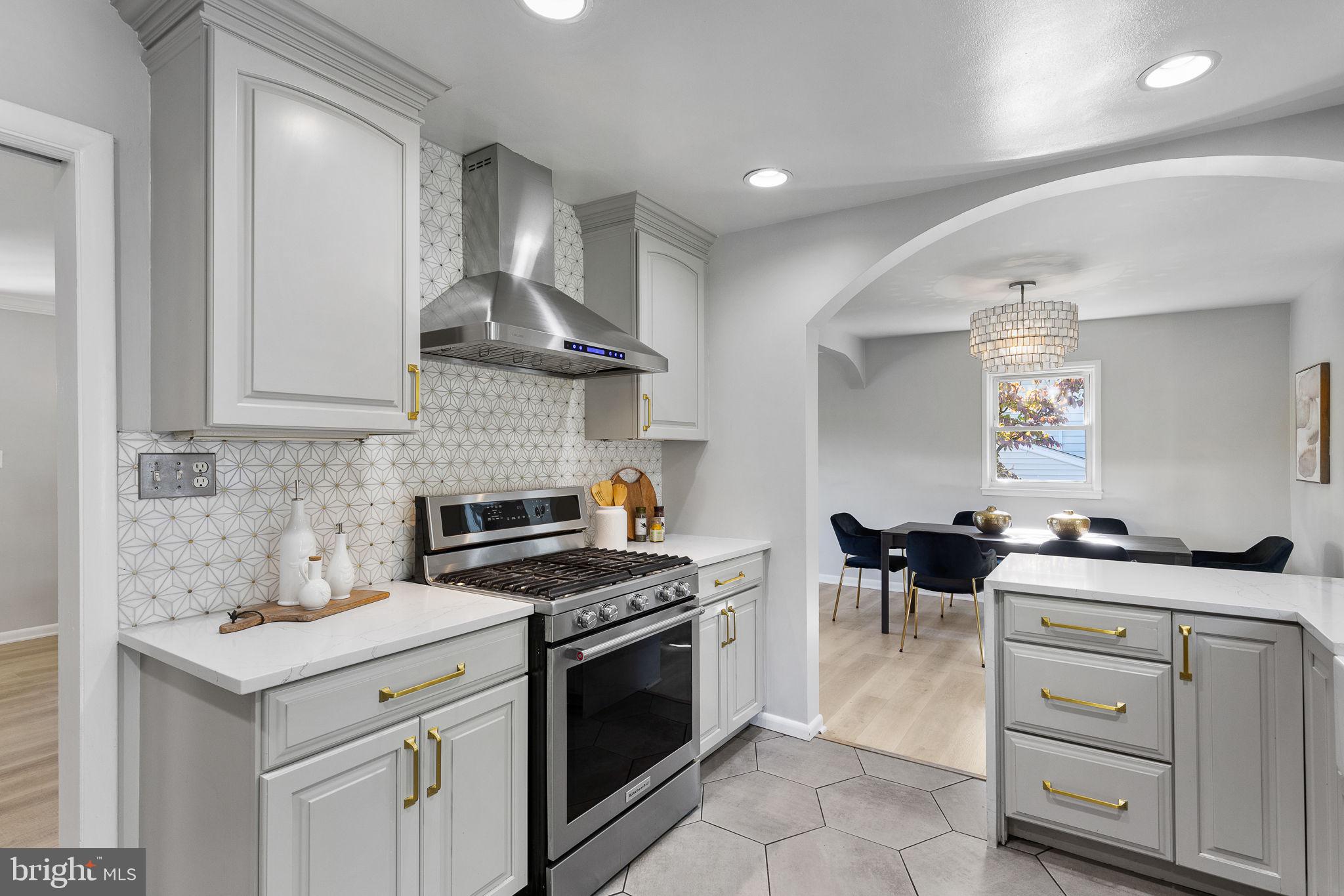 1702 Warner Avenue McLean, VA 22101 - Photo 21 of 48 Open kitchen w quartz counters & stainless appls