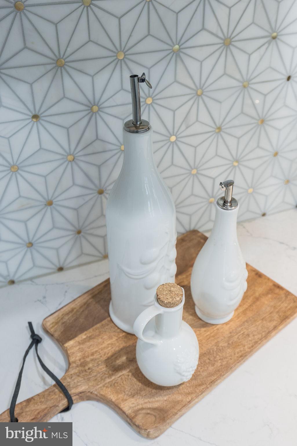 1702 Warner Avenue McLean, VA 22101 - Photo 24 of 48 Custom tile backsplash in kitchen!