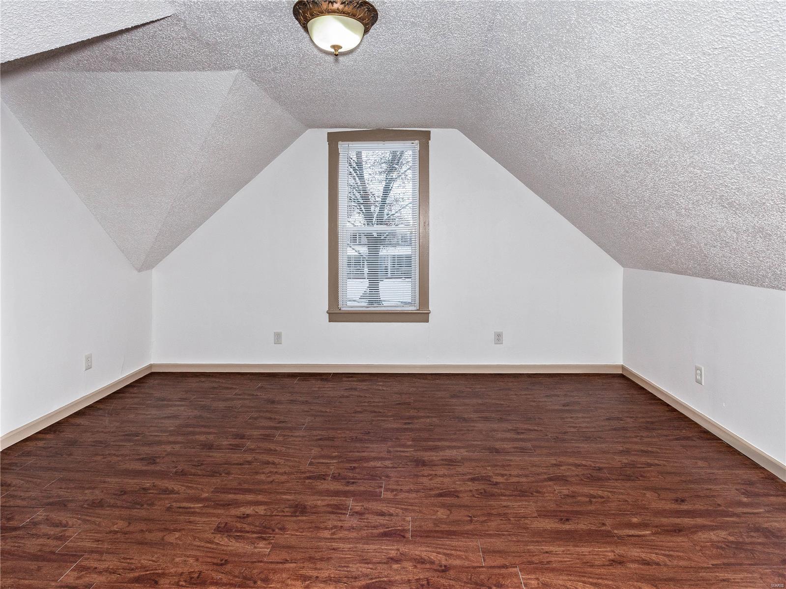 1418 Zschokke Street Highland, IL 62249 - Photo 9 of 20 Gallery Image 9
