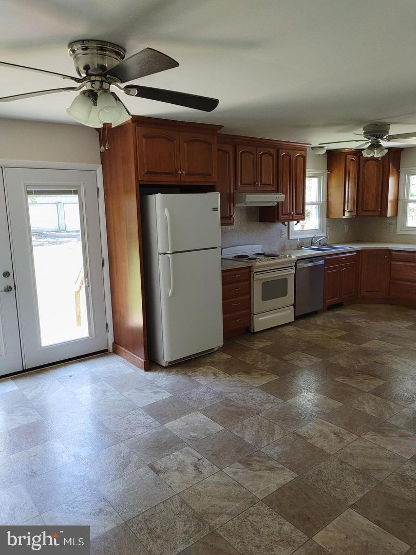 2110 Sand Hill Road Hershey, PA 17033 - Photo 4 of 9