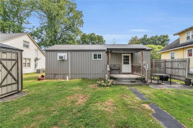 $57,800 | 513 Main Street, Henrietta, MO 64036