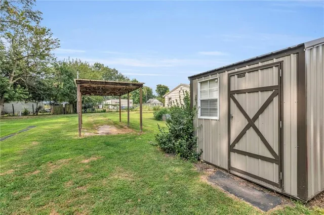 $57,800 | 513 Main Street, Henrietta, MO 64036