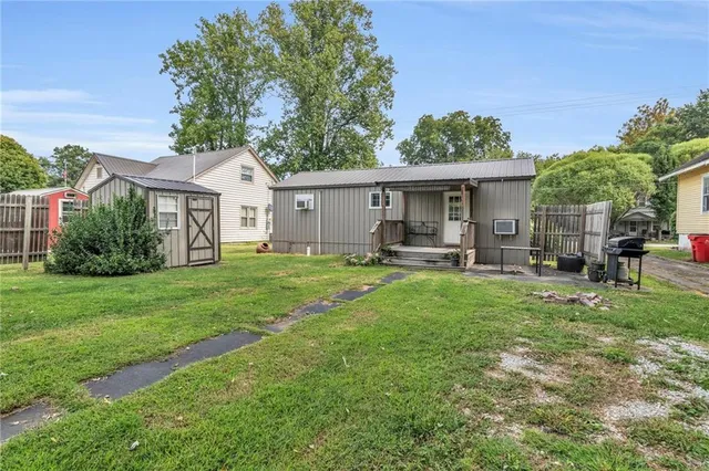 $57,800 | 513 Main Street, Henrietta, MO 64036