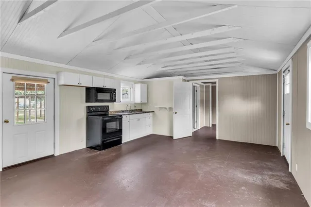 $57,800 | 513 Main Street, Henrietta, MO 64036