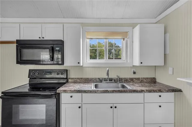 $57,800 | 513 Main Street, Henrietta, MO 64036