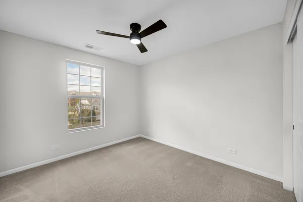 $409,900 | 82 Arcadia Lane, Lake Zurich, IL 60047