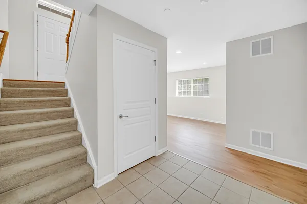 $409,900 | 82 Arcadia Lane, Lake Zurich, IL 60047