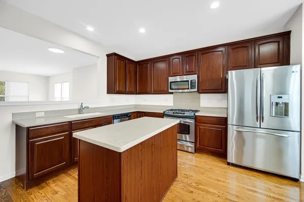 $409,900 | 82 Arcadia Lane, Lake Zurich, IL 60047