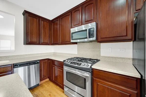$409,900 | 82 Arcadia Lane, Lake Zurich, IL 60047