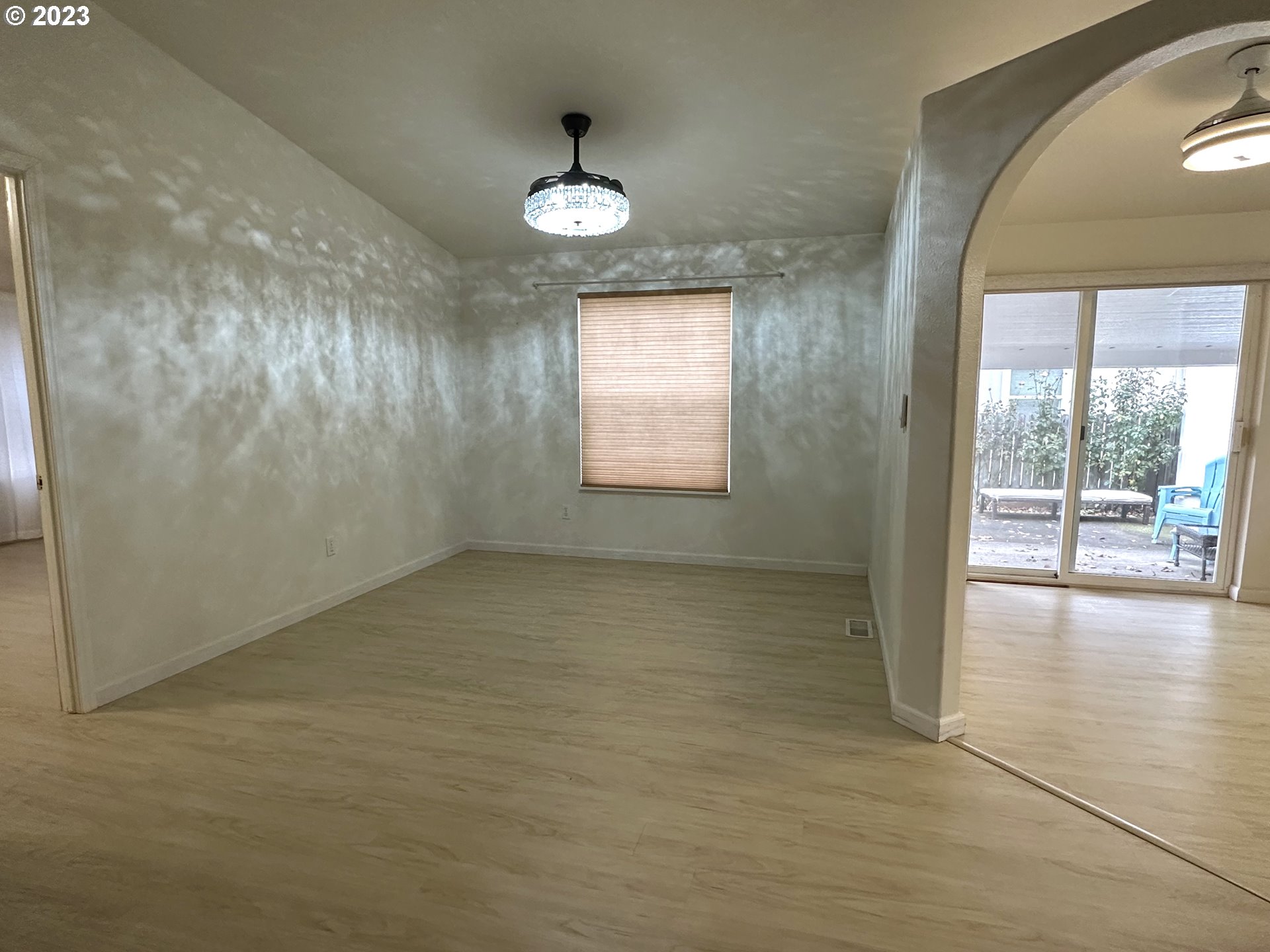 4055 Royal Avenue, Unit 24 Eugene, OR 97402 - Photo 9 of 31 an empty room with windows