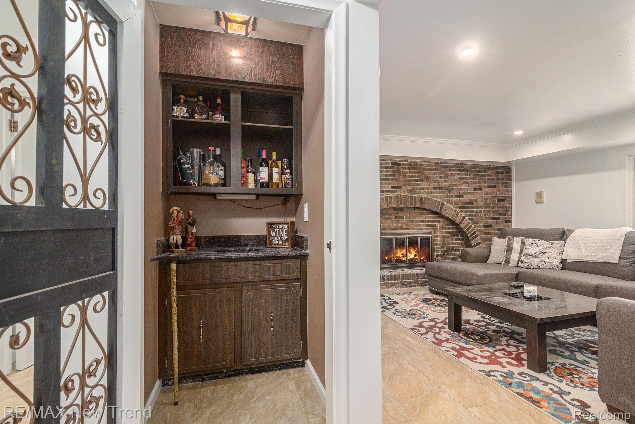 35946 Johnstown Road Farmington, MI 48335 - Photo 20 of 50 Wet Bar in Family Room