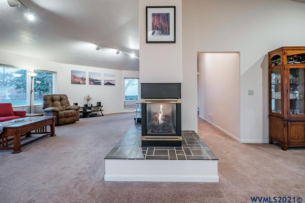 10195 Oak Hill Road Independence, OR 97351 - Photo 11 of 38