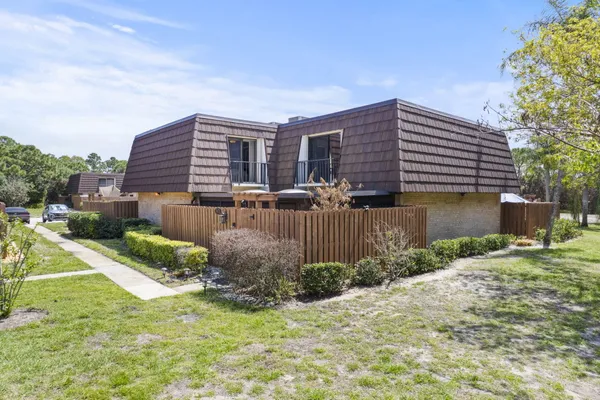 $2,600 | 5674 Southeast Riverboat Drive, Unit 131, Stuart, FL 34997