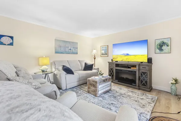 $2,600 | 5674 Southeast Riverboat Drive, Unit 131, Stuart, FL 34997