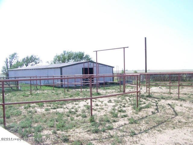 6800 West Dowlen Road Happy, TX 79042 - Photo 15 of 33 6800 Dowlen small round pen