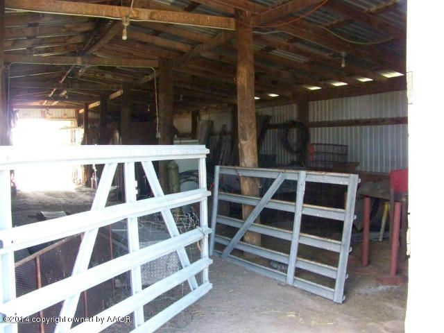 6800 West Dowlen Road Happy, TX 79042 - Photo 16 of 33 6800 Dowlen east barn