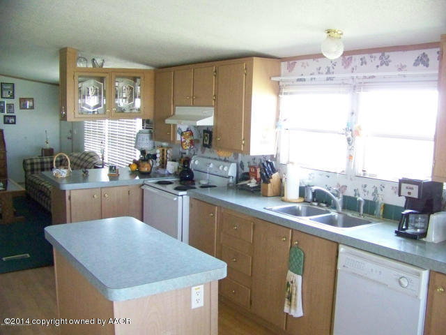 6800 West Dowlen Road Happy, TX 79042 - Photo 30 of 33 6800 Dowlen kitchen