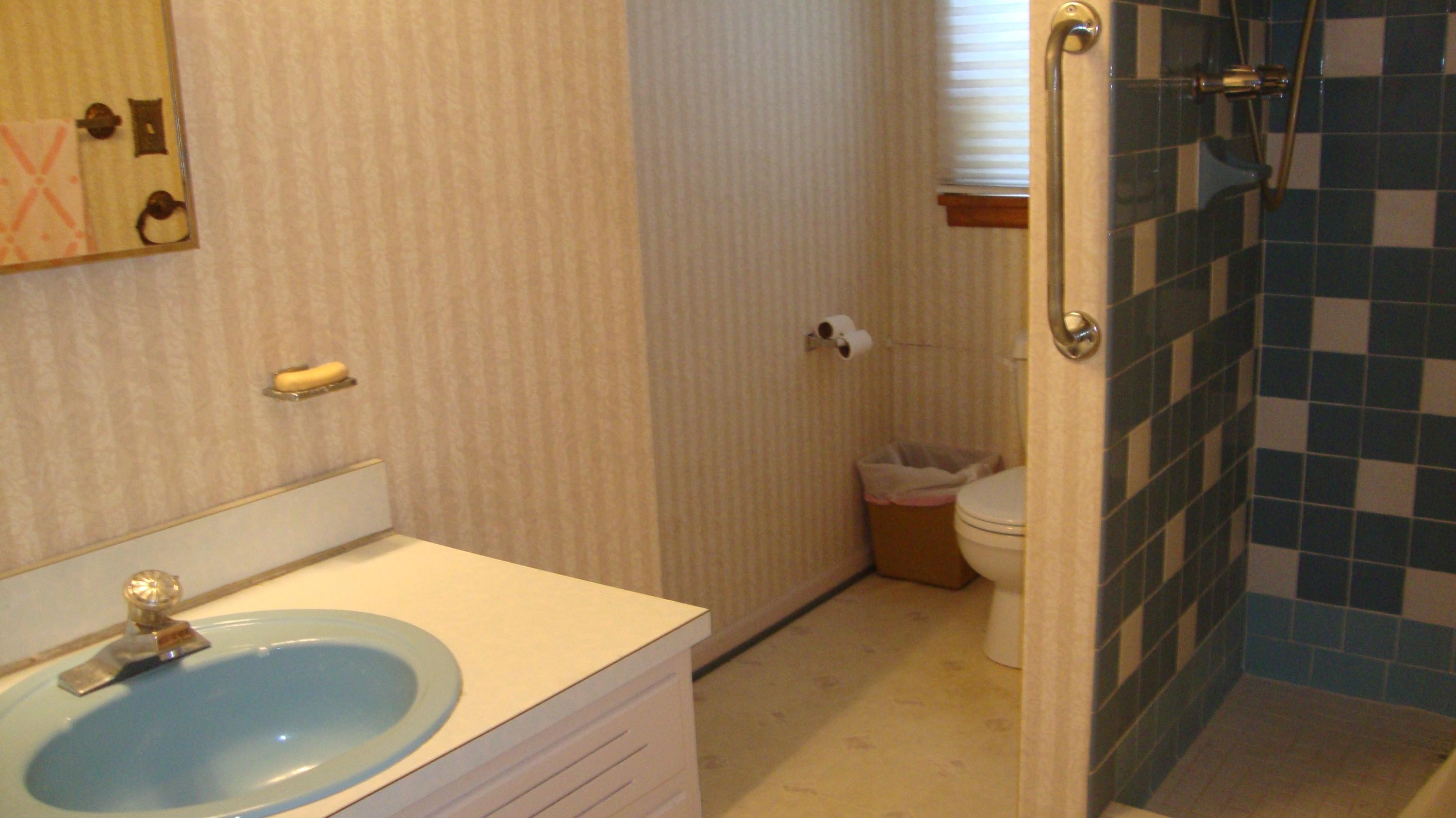 1539 Coral Ridge Road Southwest Roanoke, VA 24018 - Photo 4 of 34 DSC04844