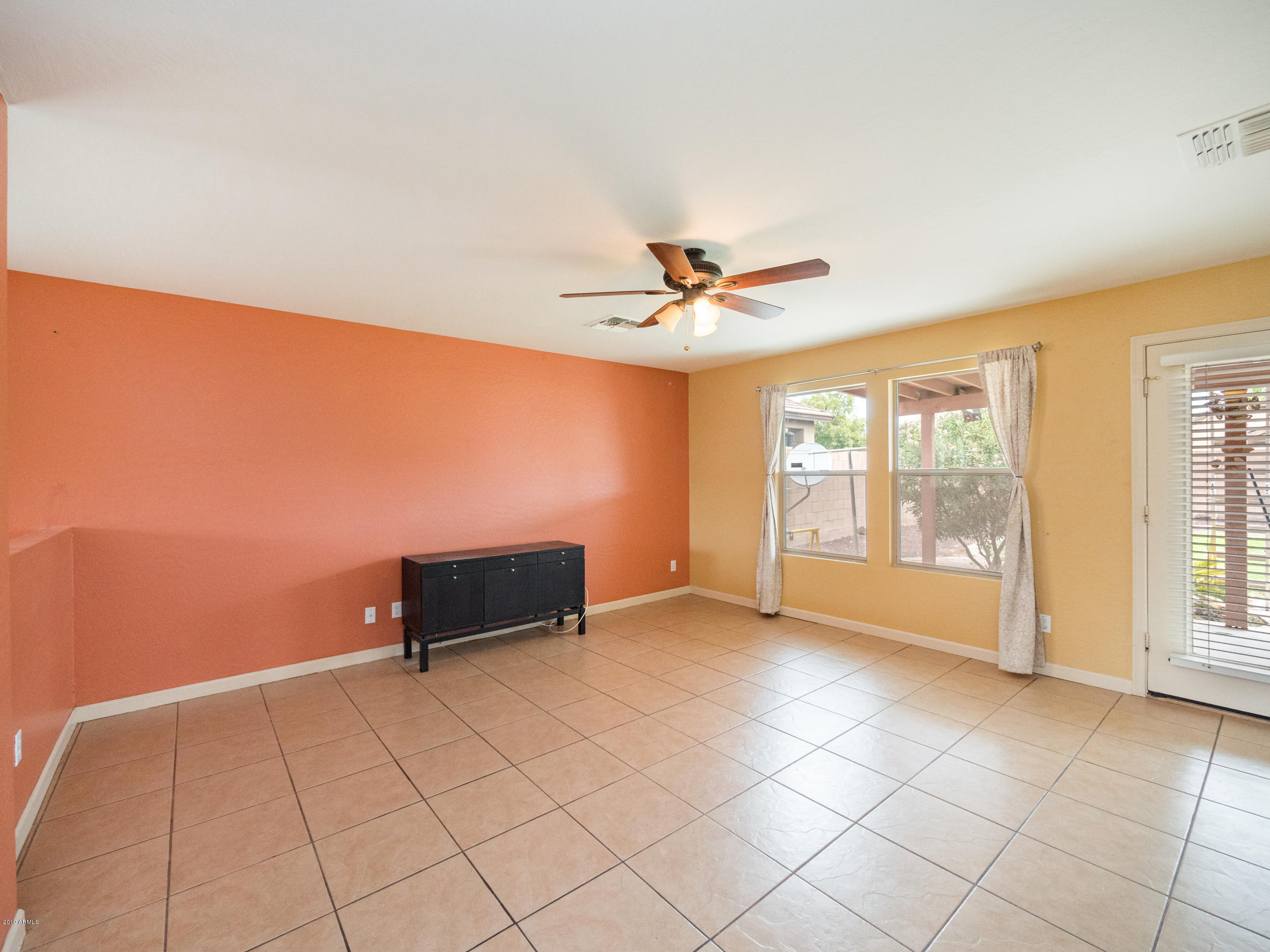 3148 West Carson Road Phoenix, AZ 85041 - Photo 13 of 44 Family Room