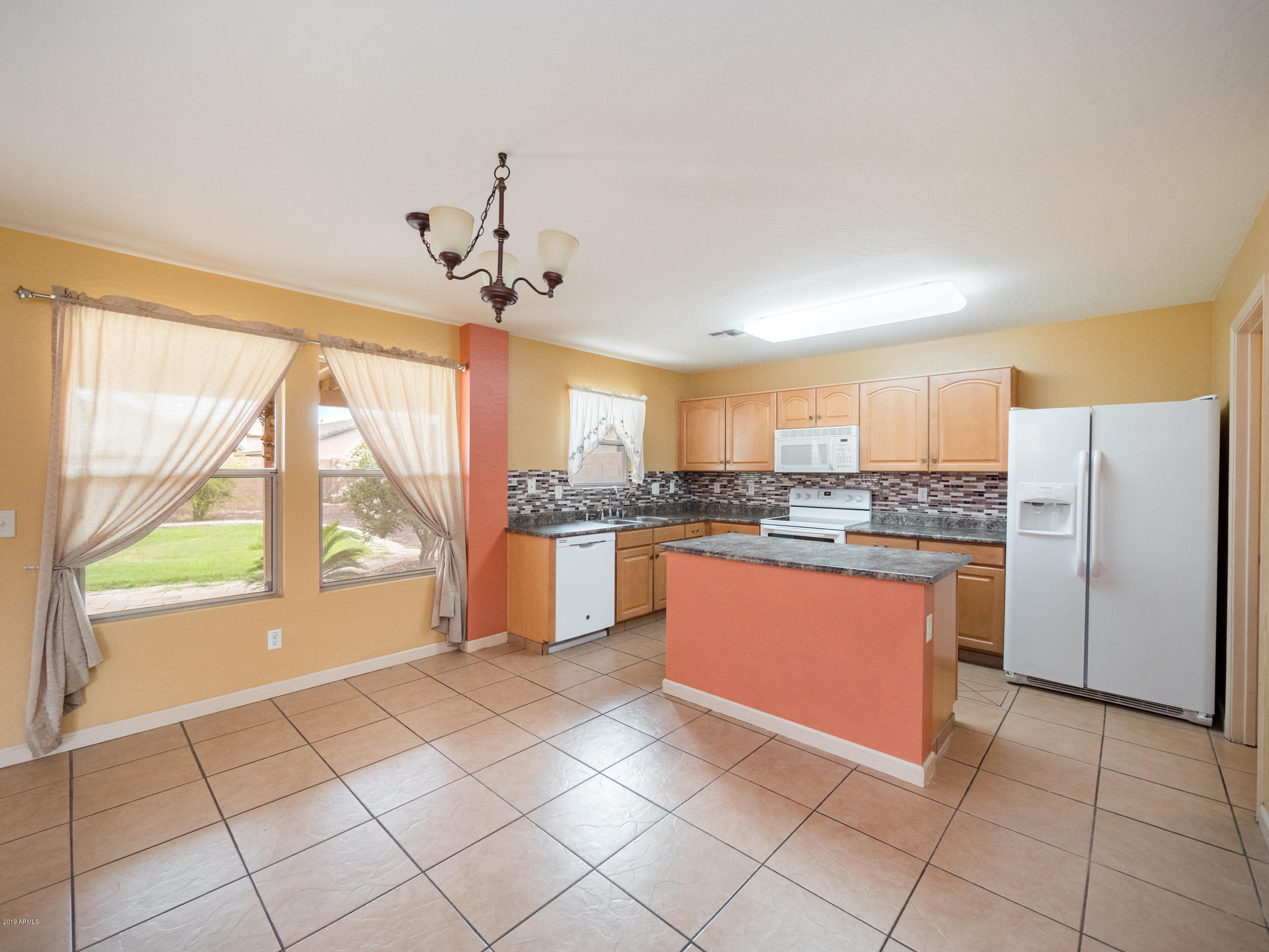 3148 West Carson Road Phoenix, AZ 85041 - Photo 17 of 44 Kitchen