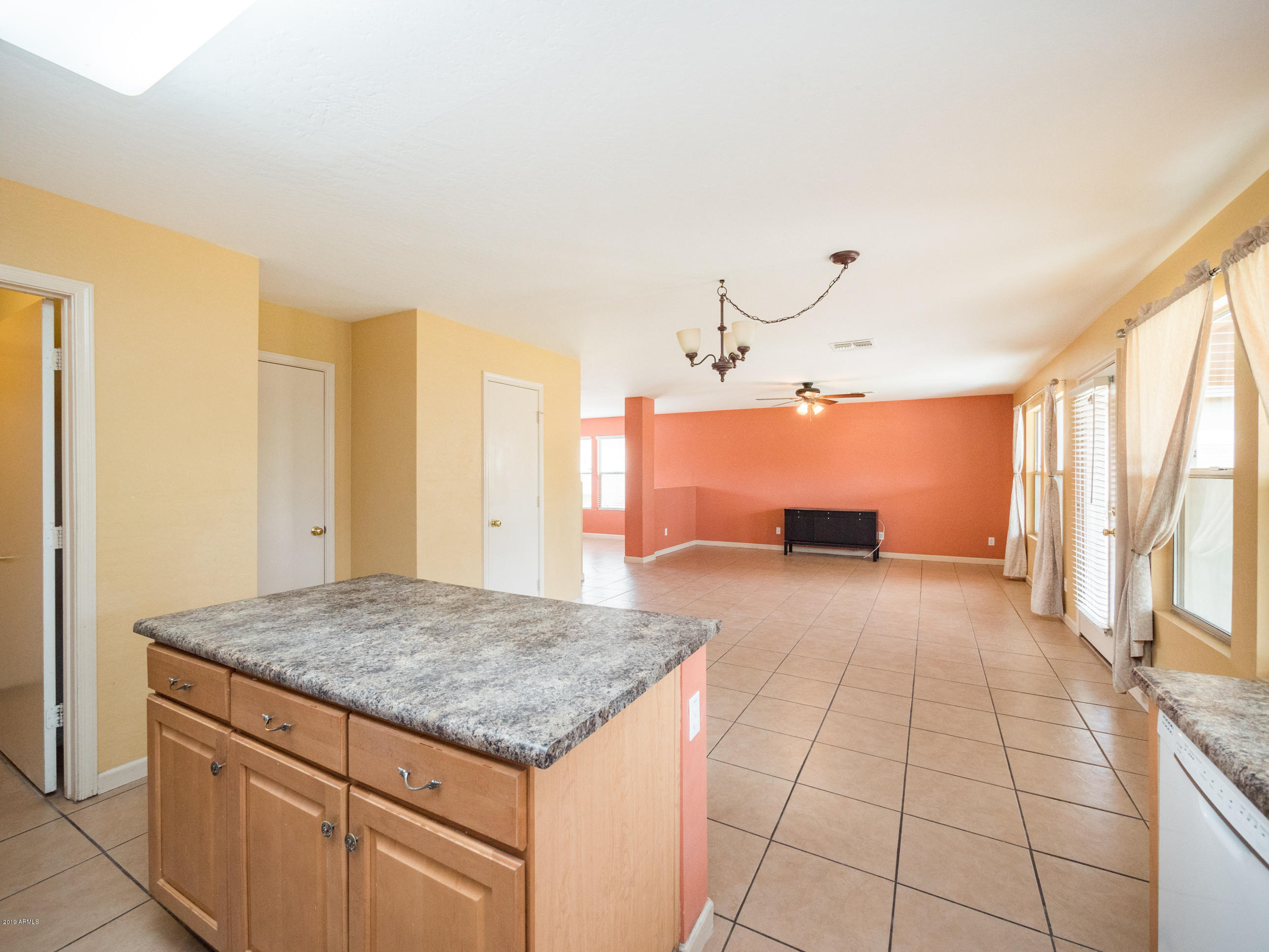 3148 West Carson Road Phoenix, AZ 85041 - Photo 21 of 44 Kitchen