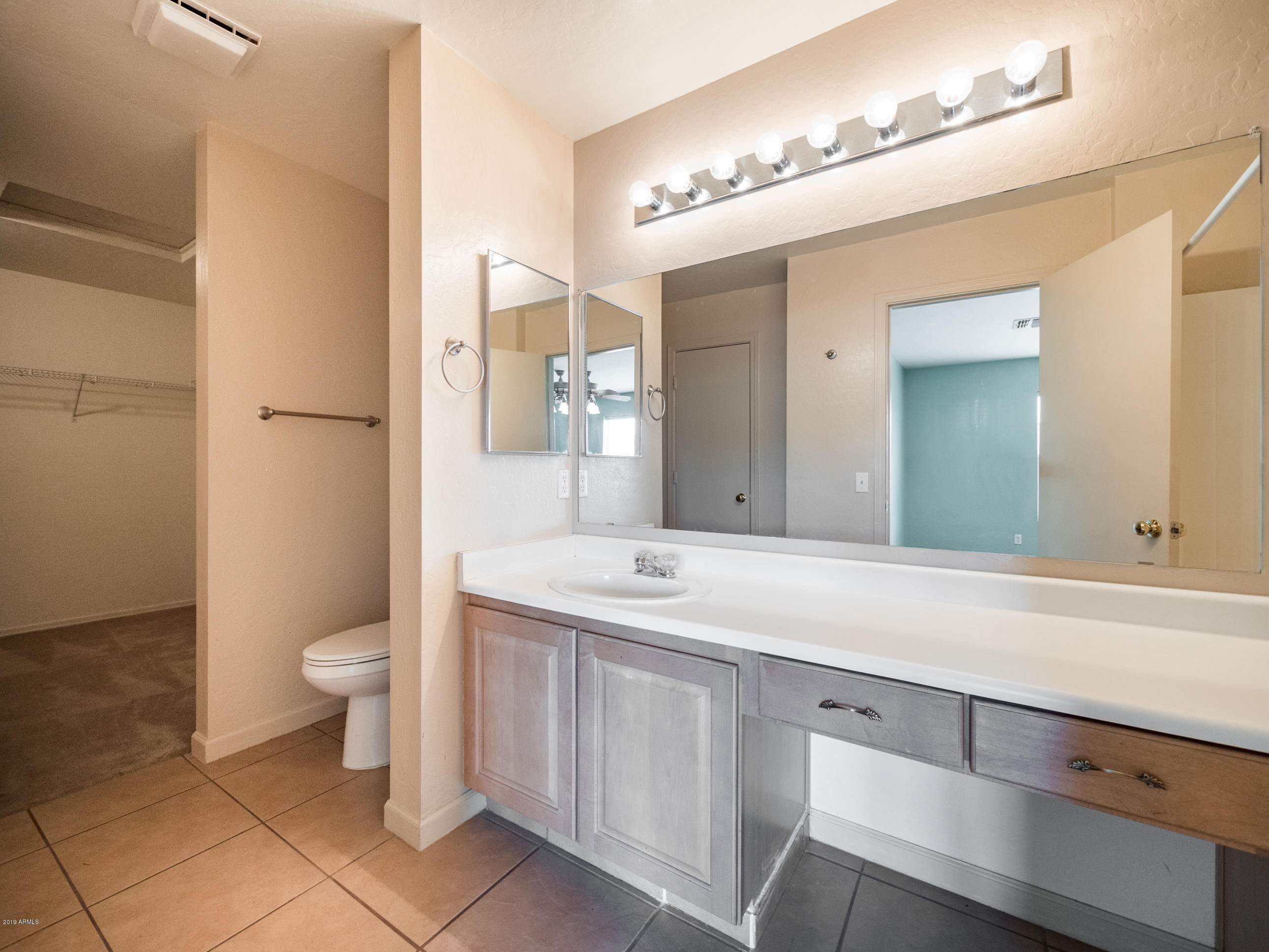 3148 West Carson Road Phoenix, AZ 85041 - Photo 28 of 44 Master Bath