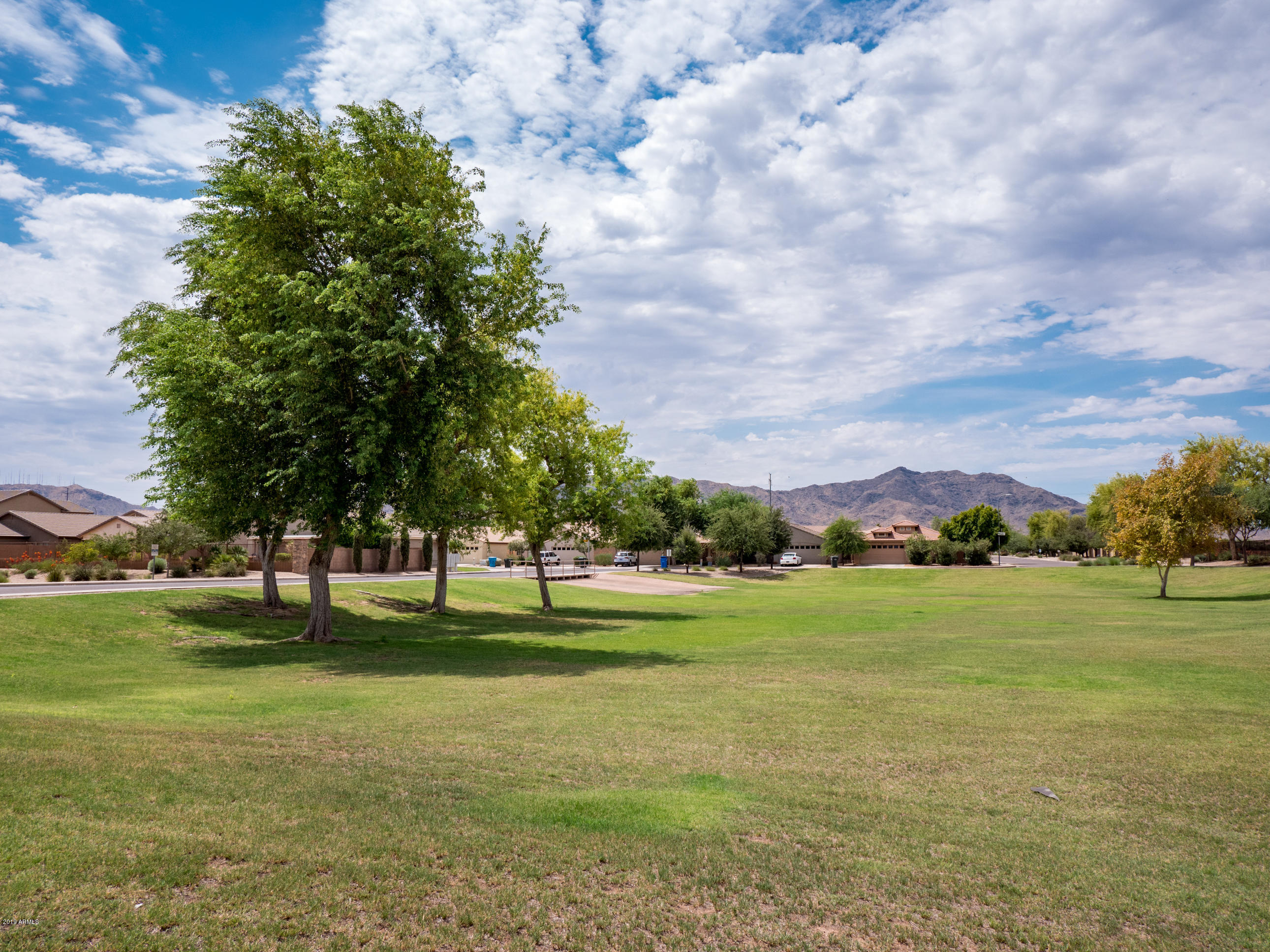 3148 West Carson Road Phoenix, AZ 85041 - Photo 8 of 44 Mountain Views