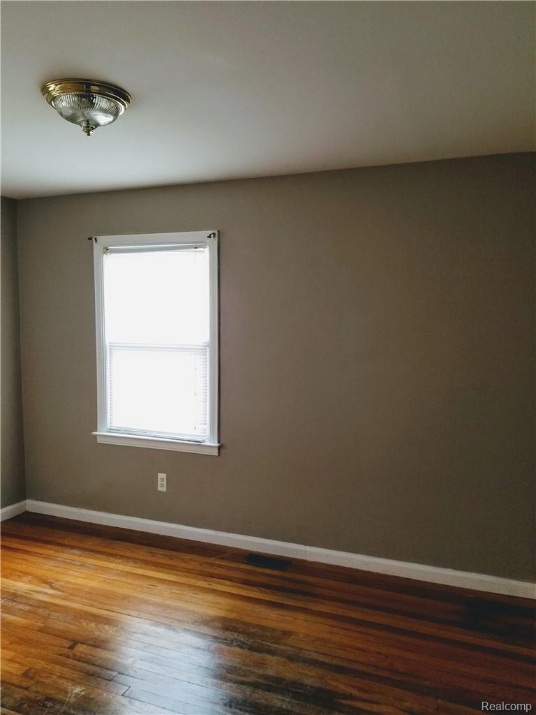 3948 Gloria Street Wayne, MI 48184 - Photo 13 of 15 20190316_123223.jpg